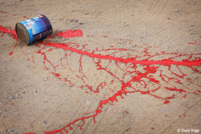 5939- spilled paint at beach carpark