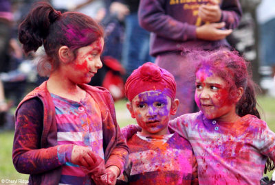 6852-holi-kids.jpg