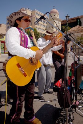 STREET  MUSIC  FROM  PERU ...