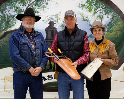 Gary and Barbara Sterner receiving a Lopper  Award