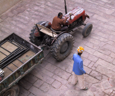 Tractor, Mehrangarh Fort (1/27/2003)