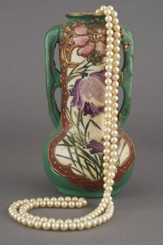 japanese vase and pearls.tif