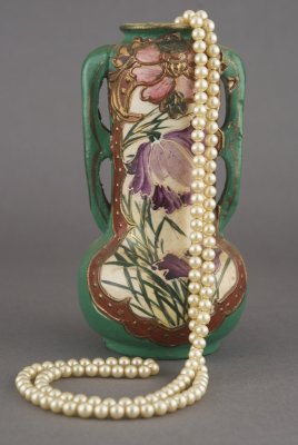 japanese vase and pearls.tif