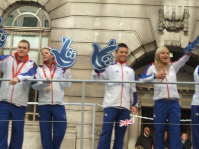 Tom Daley and fellow divers