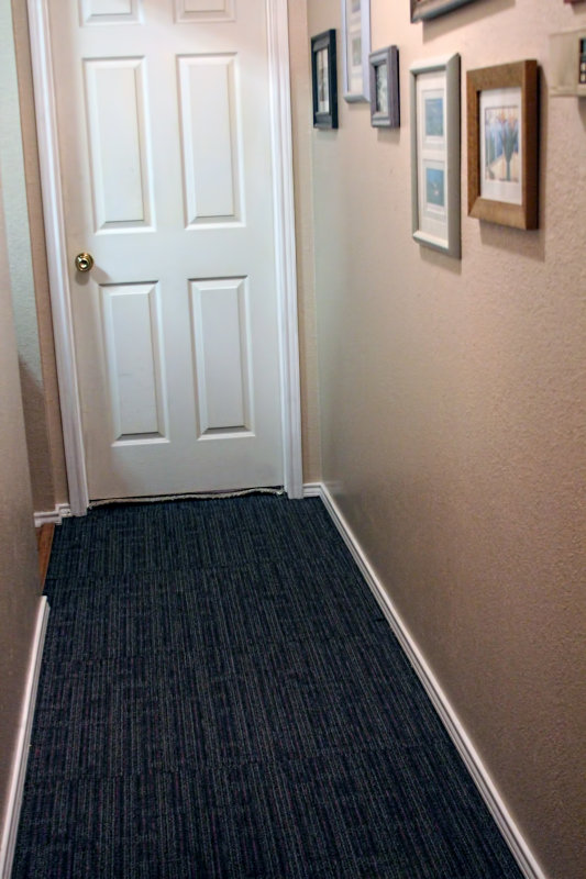 HALLWAY TO MASTER BEDROOM