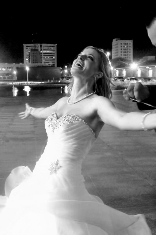 LOOK MA, IM MARRIED!