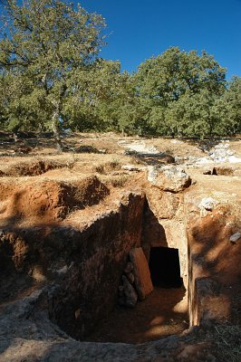 Minoan tombs