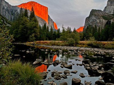 Alpen-Glow-on-El-Capitan