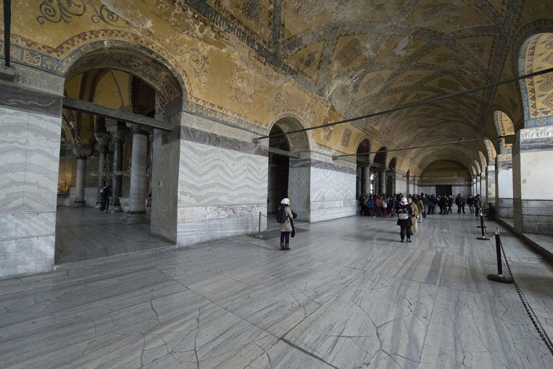 Istanbul Haghia Sophia december 2012 5976.jpg