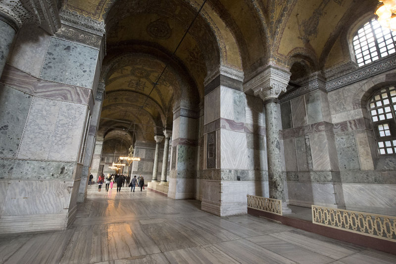 Istanbul Haghia Sophia december 2012 5981.jpg