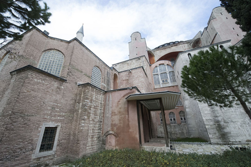 Istanbul Haghia Sophia december 2012 6015.jpg