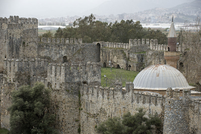 Anamur Castle March 2013 8735.jpg