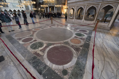 Istanbul Haghia Sophia december 2012 5992.jpg