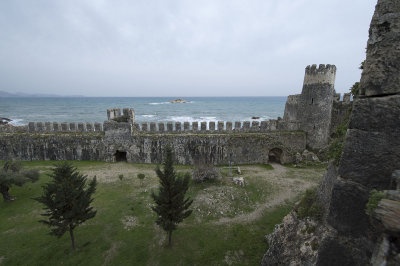 Anamur Castle March 2013 8614.jpg