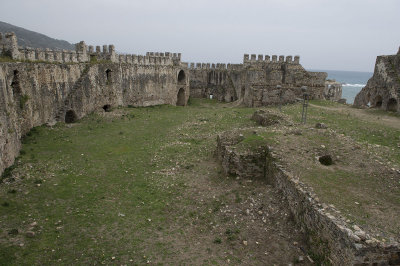 Anamur Castle March 2013 8651.jpg