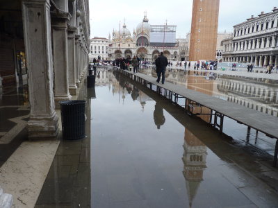  Plaza of S. Mark was partially flooded the first day