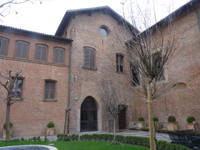 Leonardo's Last Supper is in the convent refectory, the building to the right