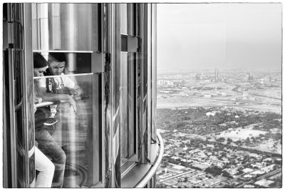 Couple on the viewing platform, 124th floor