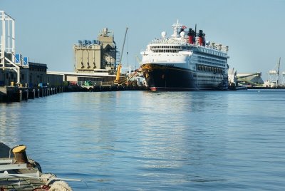 Disneys Cruise Ship ~ Magic 