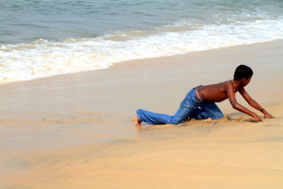 Tempting the waves, Alappuzha beach, Alappuzha, Kerala