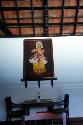 Seating with Kathakali dancer, Travancore Palace Restaurant, Cherthala, Kerala