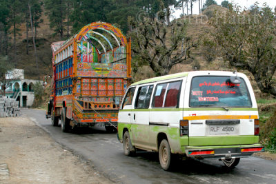 Traffic in Bhruhian