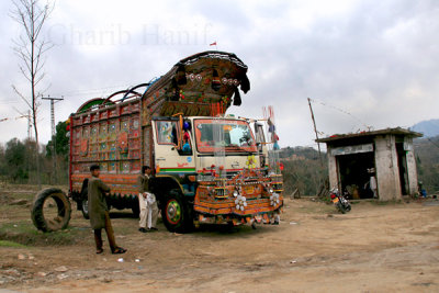 Lorry in Sehrmandi