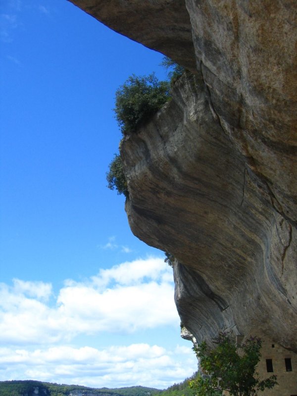 cliffs at Les Eyzies