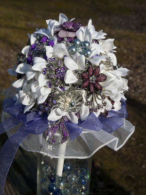 Brooch bouquet