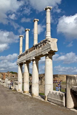 Pedestals at the Forum (Foro)