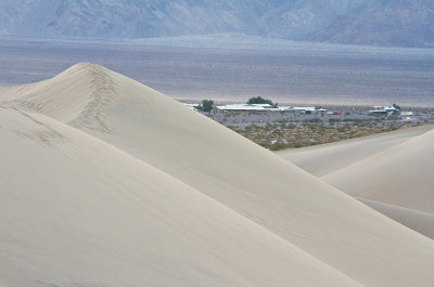 Mesquite Flat Sand Dunes overlooking Stovepipe Wells