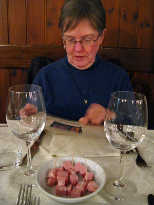 Margaret reading the menu at Merlò  .. 5220