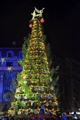 brad_Bucharest Christmas Market_1.jpg