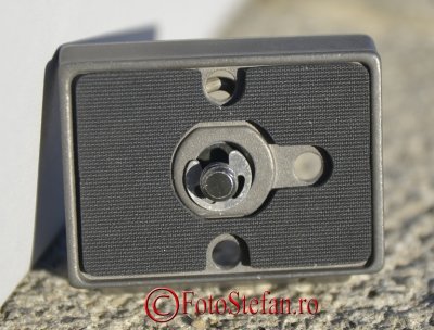 Manfrotto 560B-1_quick release_1.JPG
