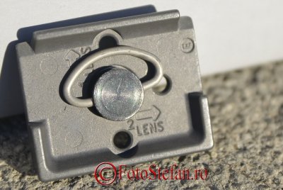 Manfrotto 560B-1_quick release_2.JPG