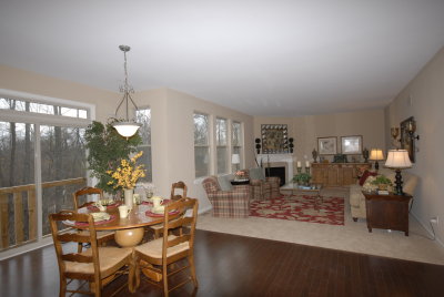 8 Dining Nook & Family Room
