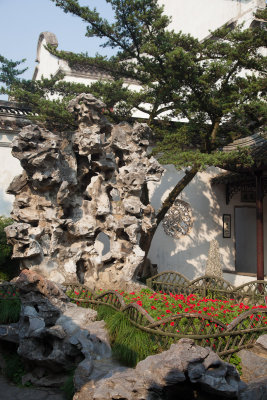 Lion's Grove Garden