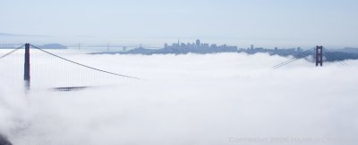 Goldengate bridge in fog [5341].jpg