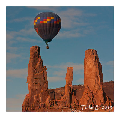 Monument Valley  - Three Sisters  &  Balloon 