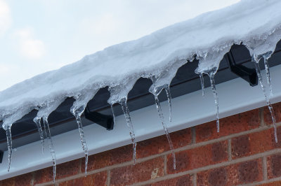 27 March: Icicles