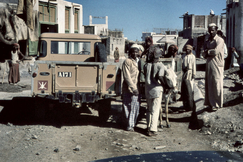 1960 - Matrah street scene - ScanOman191