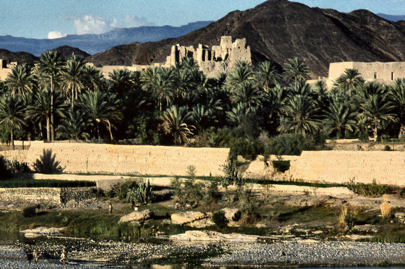 1960 - Bahla Fort - ScanOman213
