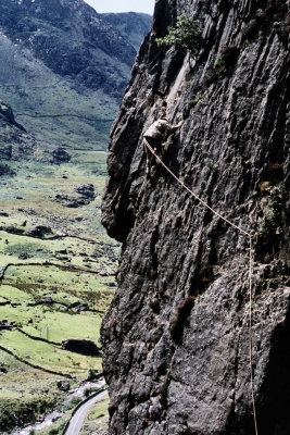 1961or2 - llanberis pass - ScanMts157