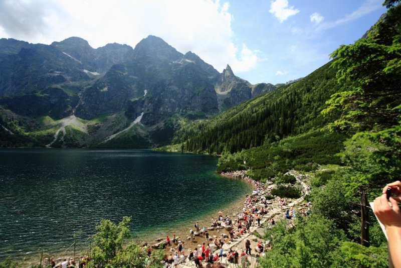 Zacopane Morskie Oko bathers.JPG
