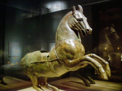 PIMG0703.jpg bronze horse
