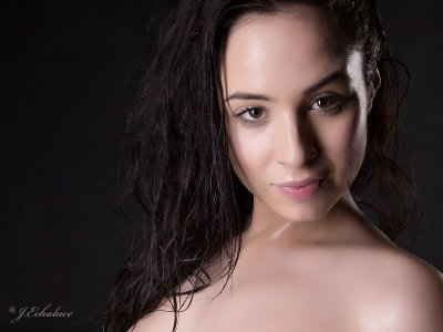 Sonia (Contiene desnudos/Contains nudity)