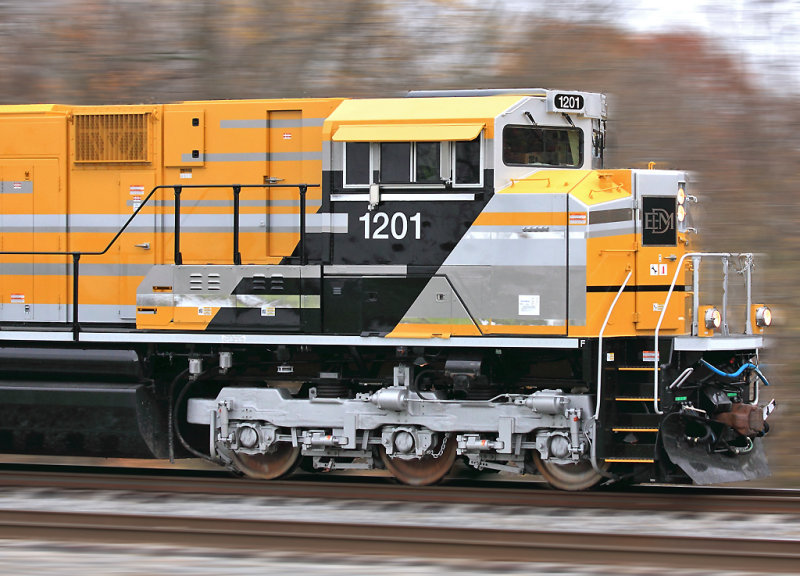 EMDX 1201 is working hard to get the train back to track speed as they head around Turtle Tree curve at Waddy 