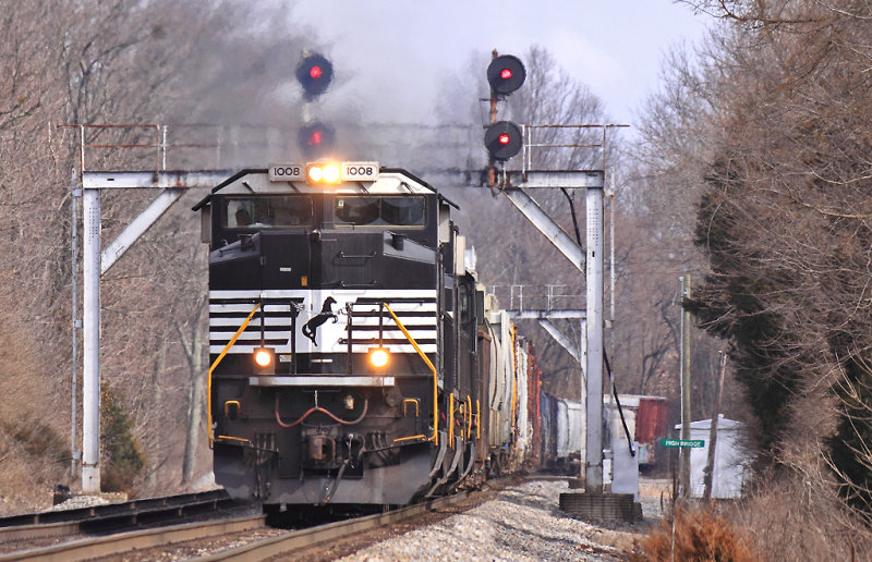 NS 117 comes under the signals at High Bridge with a trio of EMDs after meeting 2 North 