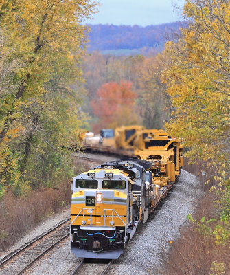 NS 055 wraps around the curve at West Waddy as they near the top of the hill 