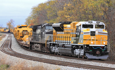 EMDX 1201 drags NS 055 over the top of Waddy hill, after a long climb from Shelbyville 